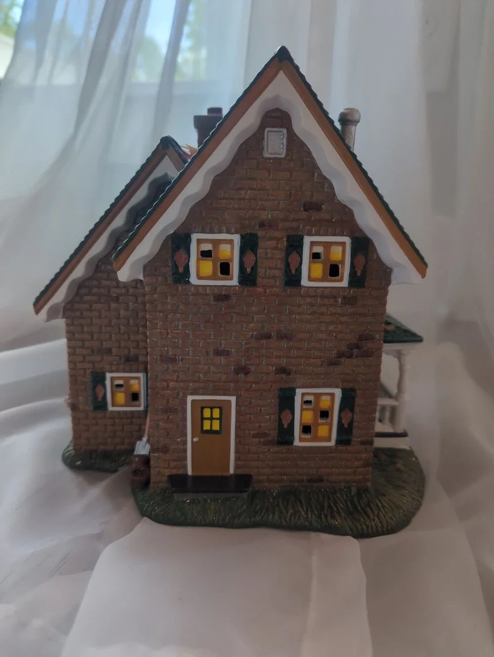 Department 56 Harvest Farm Roadside Sales Cottage in Green and Brown